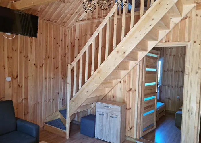 Drewniany Nad Morzem Caloroczny * أوسترونيه مورسكية