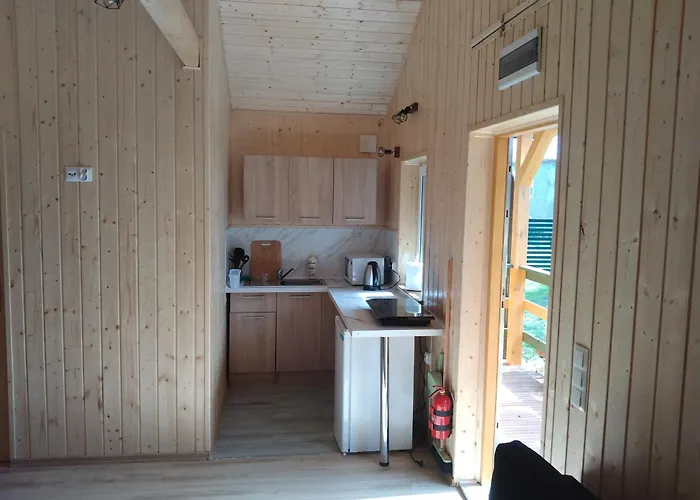 Drewniany Nad Morzem Caloroczny بيت للعطل